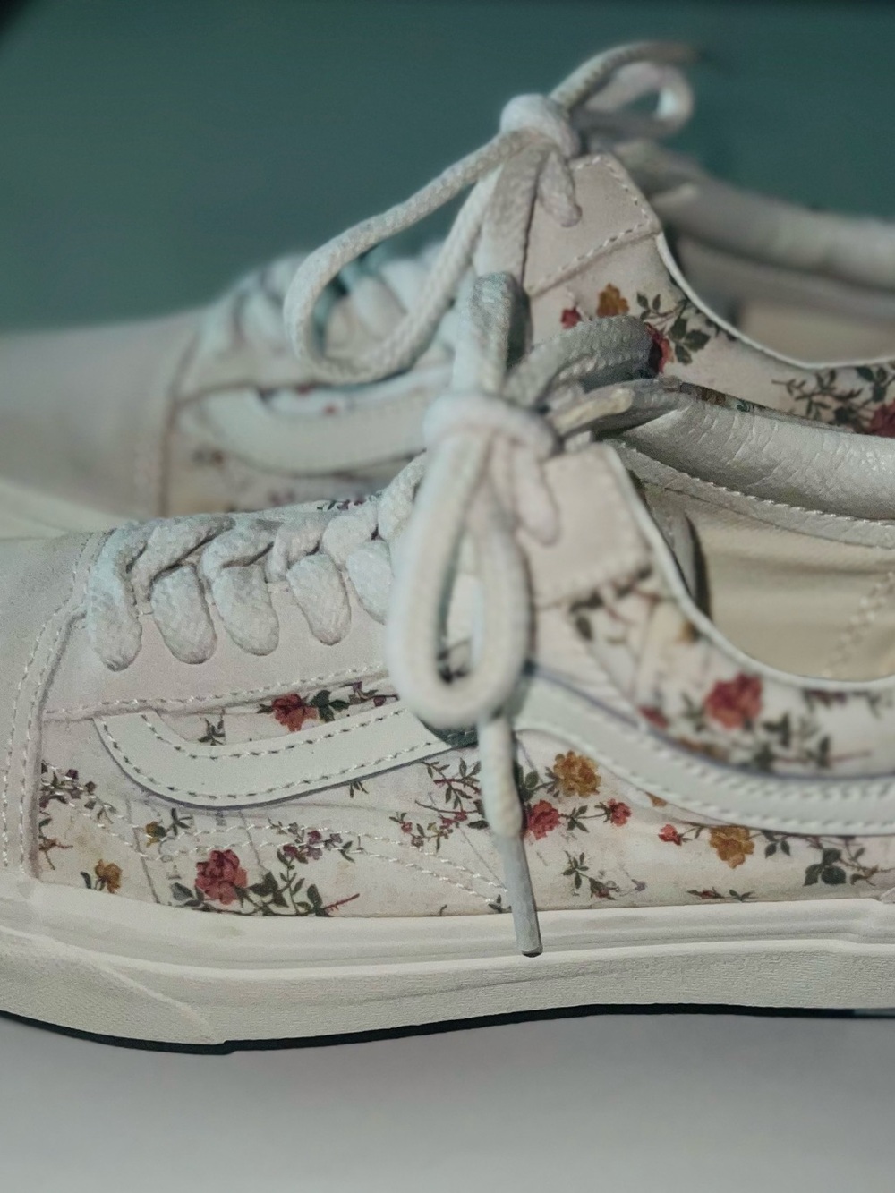 Vans Women’s Old Skool White Floral Lace-Up Sneakers *NEW*